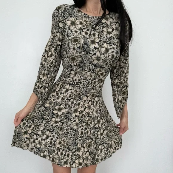 slim fit dress slacks Zara Green Mini Dress – OWNI main image 0